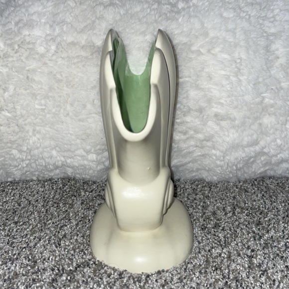 Vintage Red Wing Shell Vase. - Picture 2 of 5